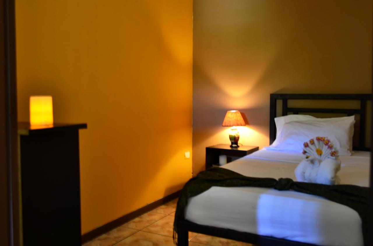Hotel Casa Aura Cartago Kültér fotó