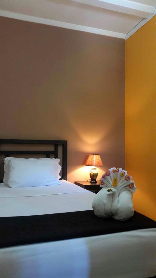 Hotel Casa Aura Cartago Kültér fotó
