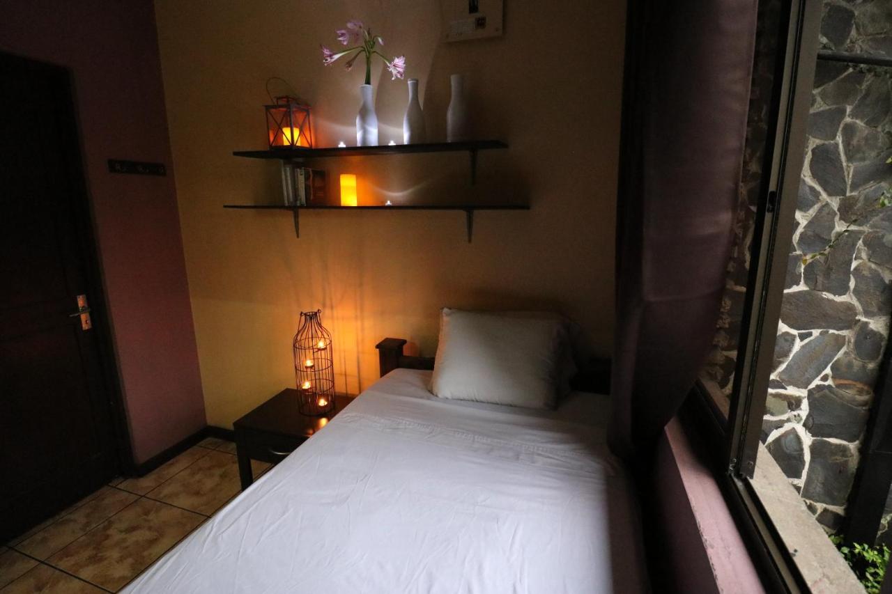 Hotel Casa Aura Cartago Kültér fotó
