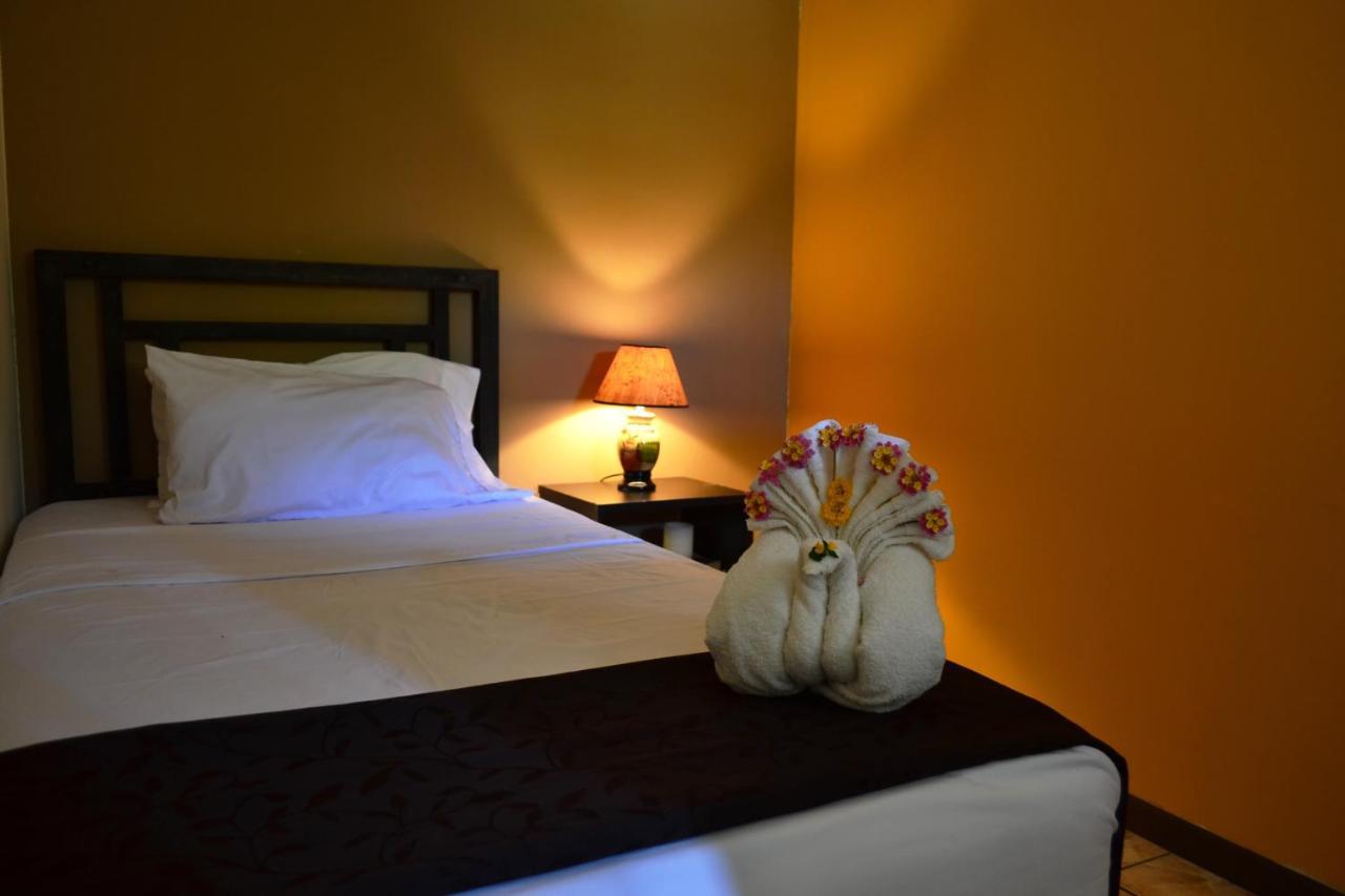 Hotel Casa Aura Cartago Kültér fotó
